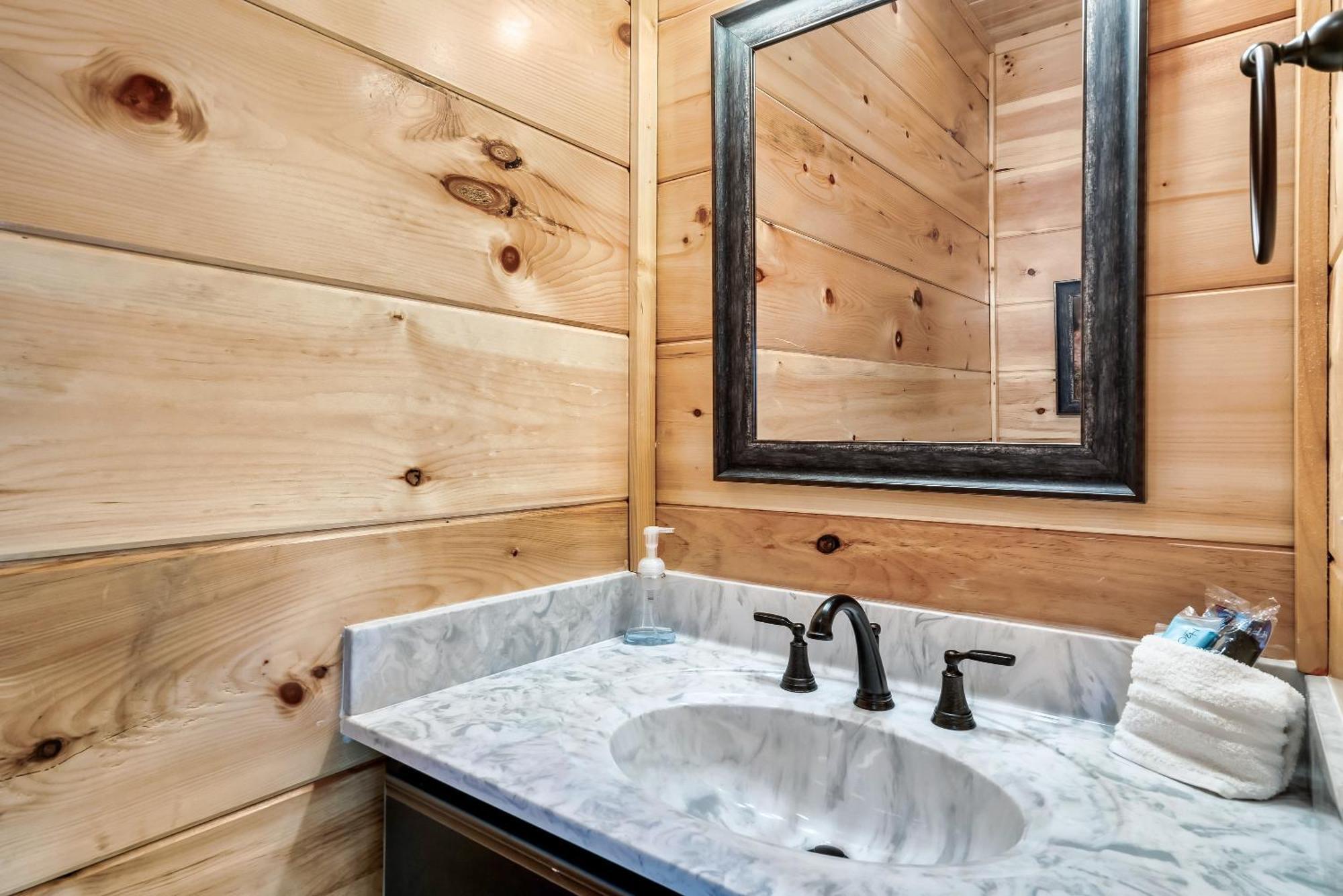 Full Equipped Cabin With A Pool And Game Room Smokies Views Gatlinburg Exterior foto